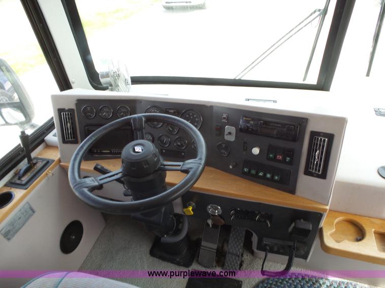 image for item L6288 1992 Champion Europremier RV