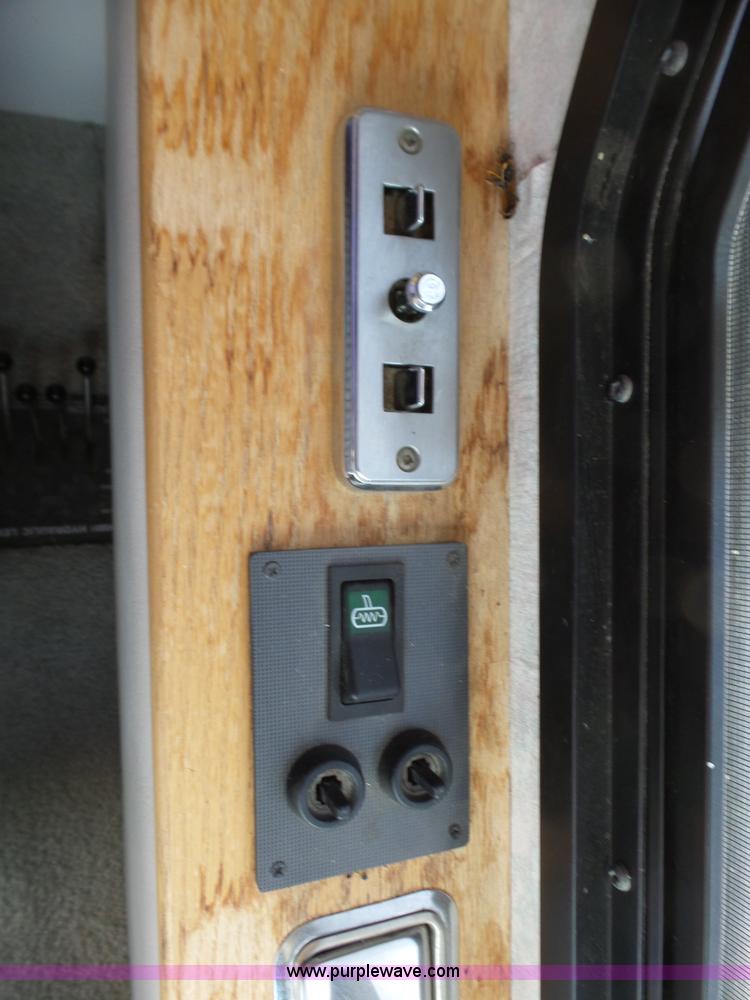 image for item L6288 1992 Champion Europremier RV