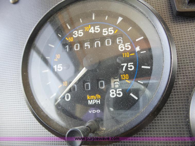 image for item L6288 1992 Champion Europremier RV