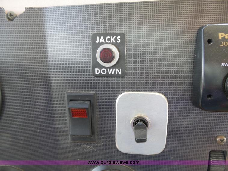 image for item L6288 1992 Champion Europremier RV