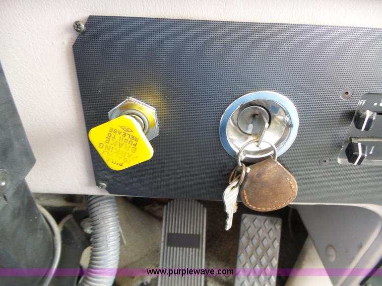 image for item L6288 1992 Champion Europremier RV