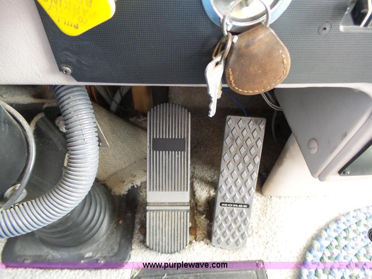 image for item L6288 1992 Champion Europremier RV