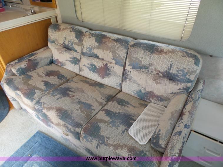 image for item L6288 1992 Champion Europremier RV