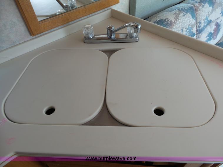 image for item L6288 1992 Champion Europremier RV