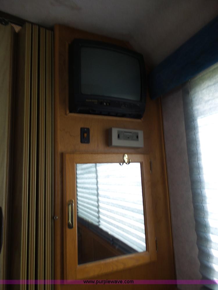 image for item L6288 1992 Champion Europremier RV