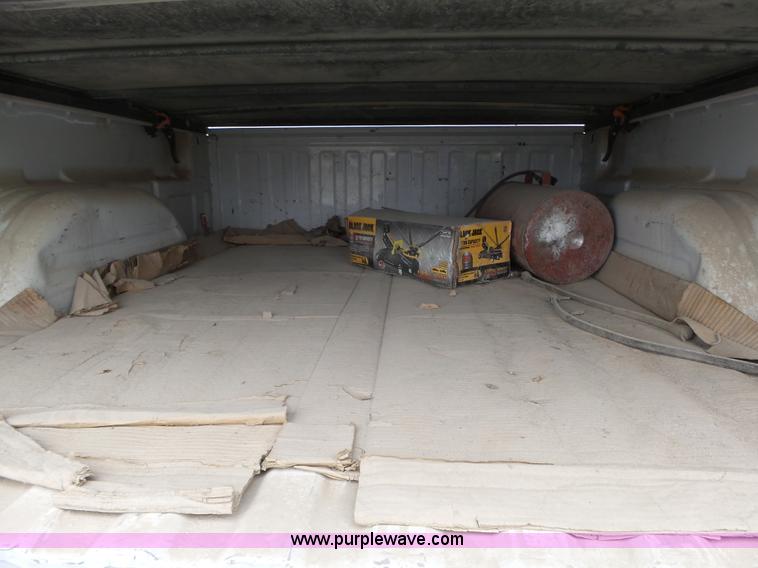 image for item L6295 2004 Chevrolet Silverado 2500 Crew Cab pickup truck