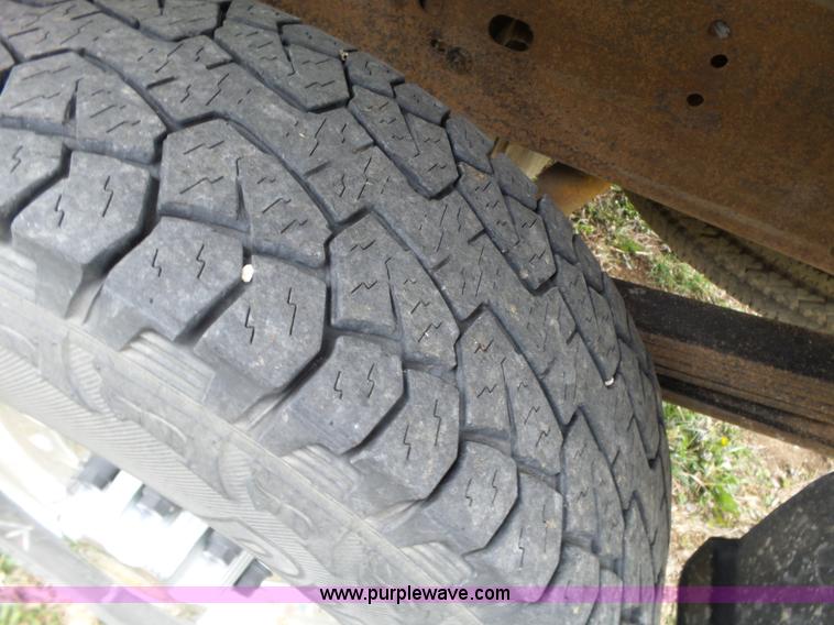 image for item L6295 2004 Chevrolet Silverado 2500 Crew Cab pickup truck