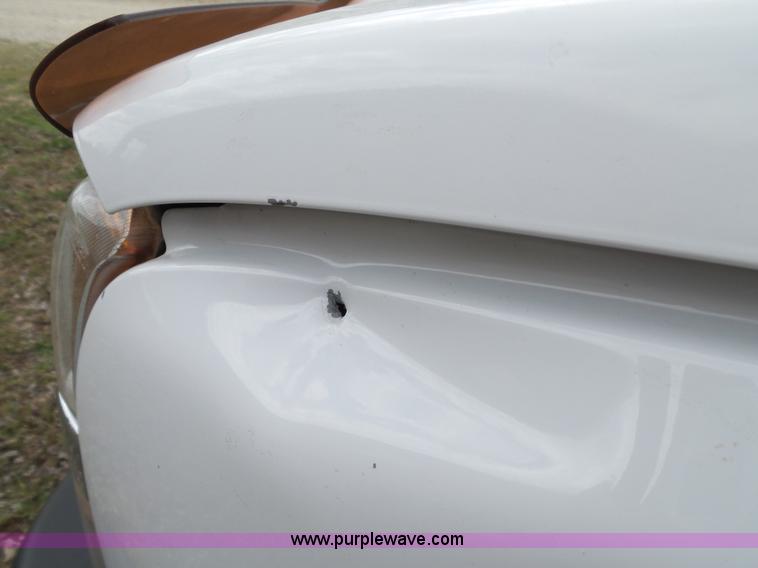 image for item L6295 2004 Chevrolet Silverado 2500 Crew Cab pickup truck