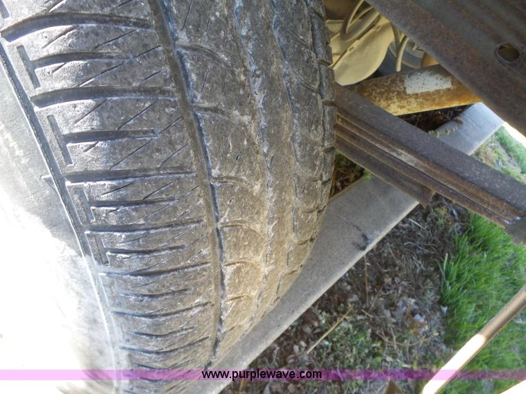 image for item L6299 1989 Chevrolet 1500 Ext. Cab pickup truck