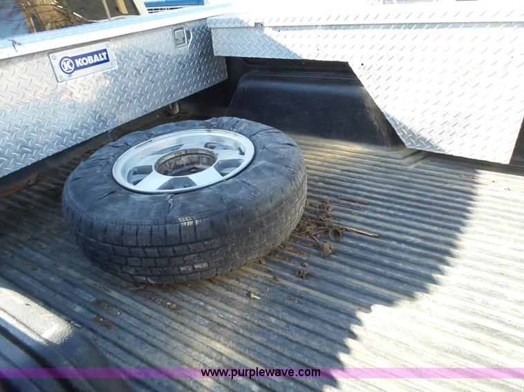 image for item L6299 1989 Chevrolet 1500 Ext. Cab pickup truck