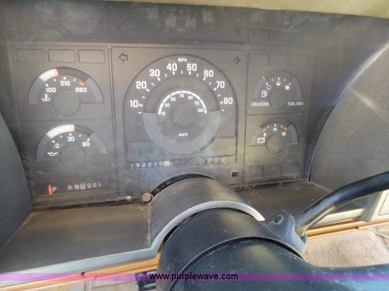 image for item L6299 1989 Chevrolet 1500 Ext. Cab pickup truck