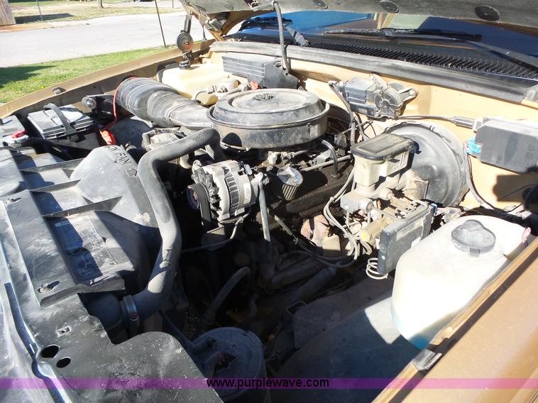 image for item L6299 1989 Chevrolet 1500 Ext. Cab pickup truck