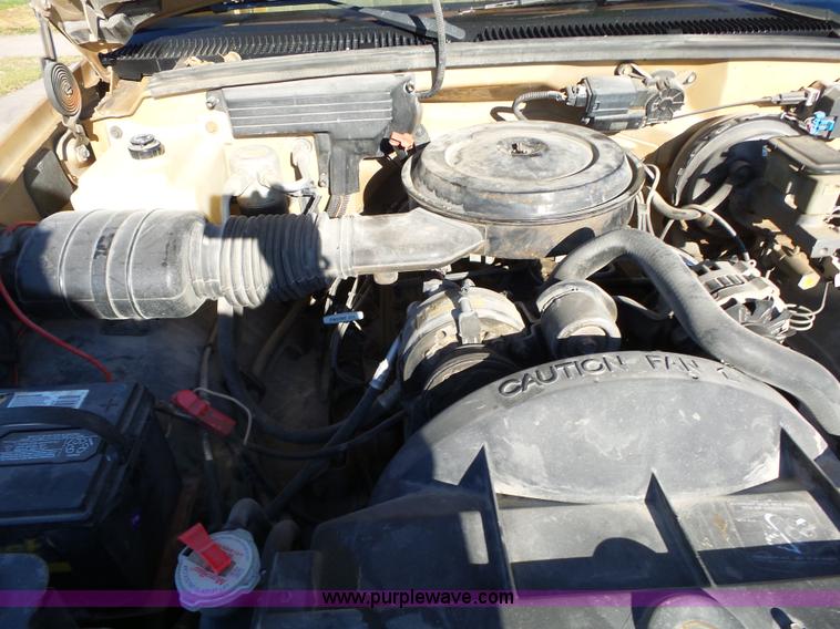 image for item L6299 1989 Chevrolet 1500 Ext. Cab pickup truck