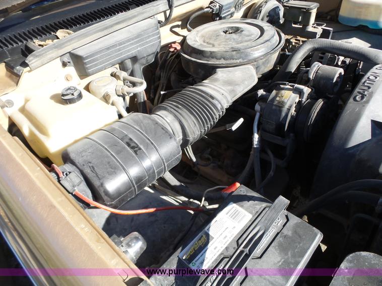 image for item L6299 1989 Chevrolet 1500 Ext. Cab pickup truck