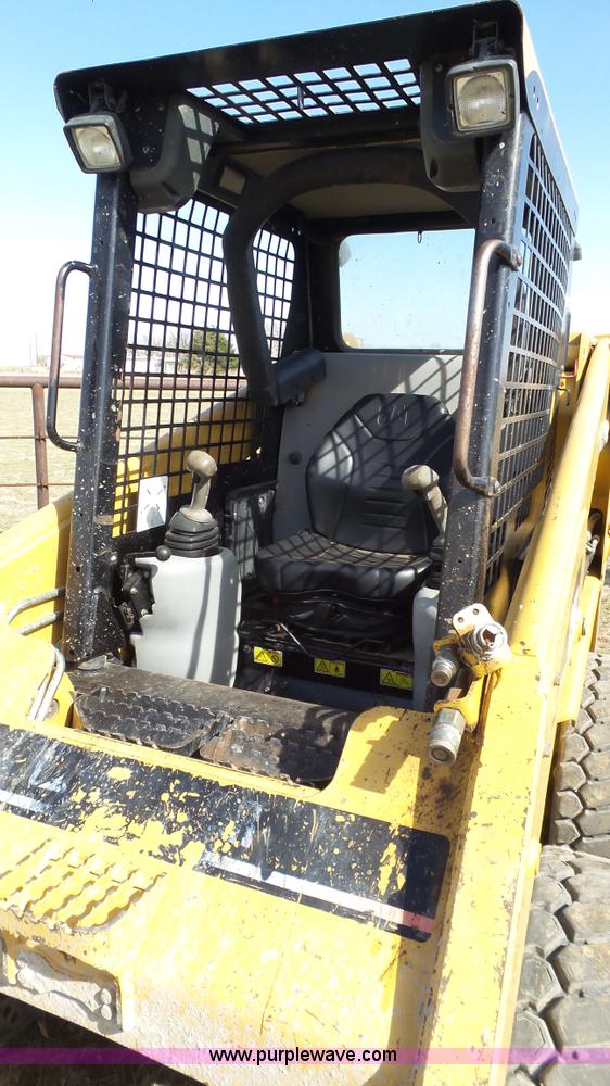 image for item L6536 2007 Caterpillar 236B skid steer
