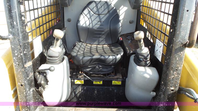 image for item L6536 2007 Caterpillar 236B skid steer