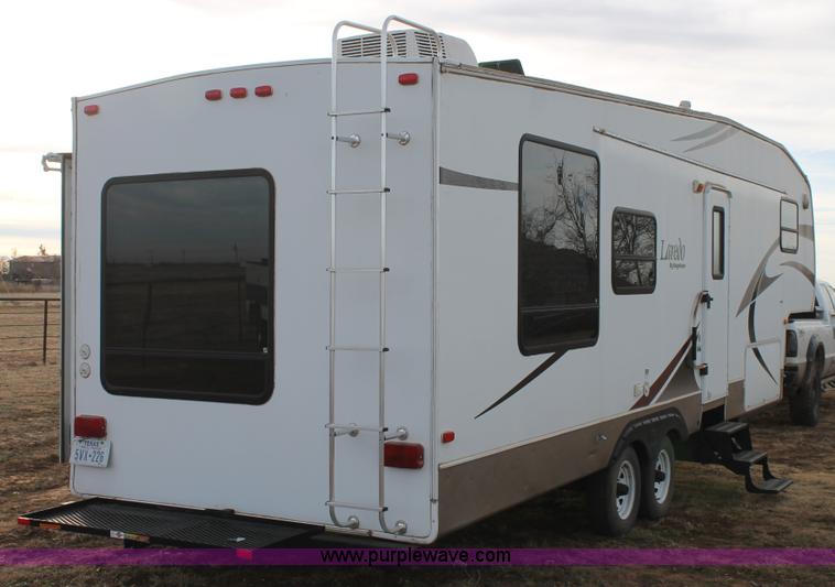 image for item L6539 2007 Laredo camper