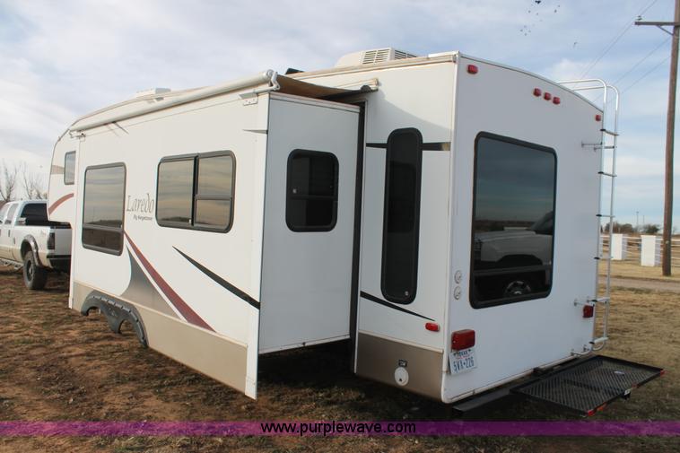image for item L6539 2007 Laredo camper