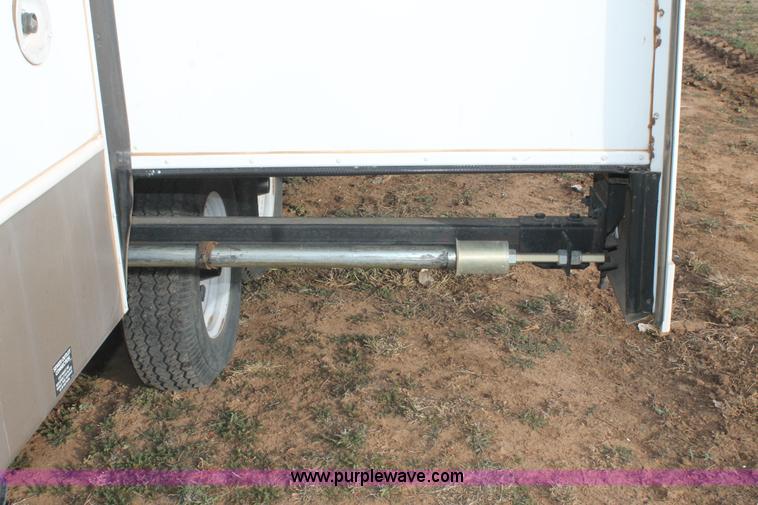 image for item L6539 2007 Laredo camper