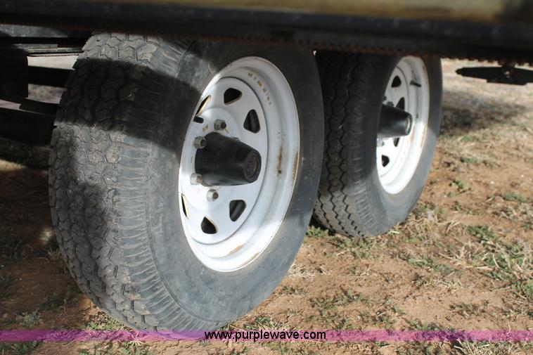 image for item L6539 2007 Laredo camper