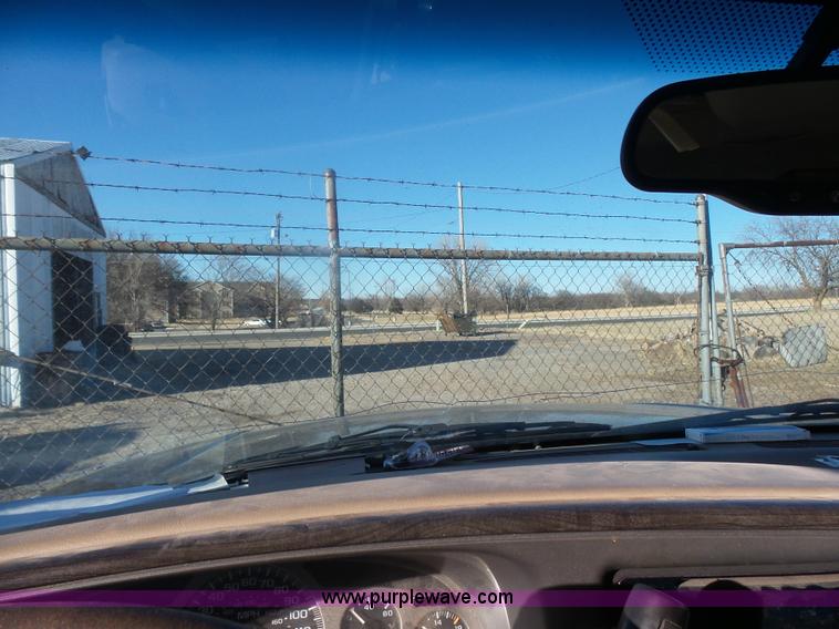 image for item L7298 2005 GMC Sierra 1500 Denali Crew Cab pickup truck