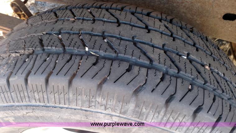 image for item L7298 2005 GMC Sierra 1500 Denali Crew Cab pickup truck