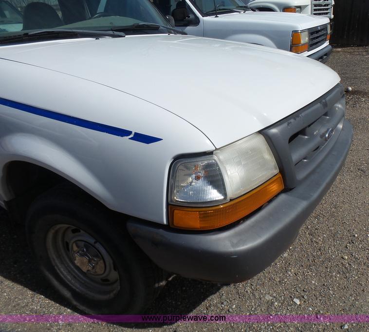 image for item L7345 1998 Ford Ranger pickup truck