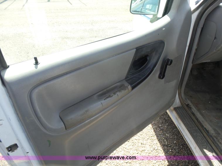 image for item L7345 1998 Ford Ranger pickup truck