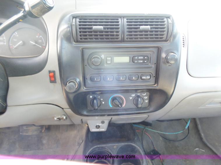 image for item L7345 1998 Ford Ranger pickup truck