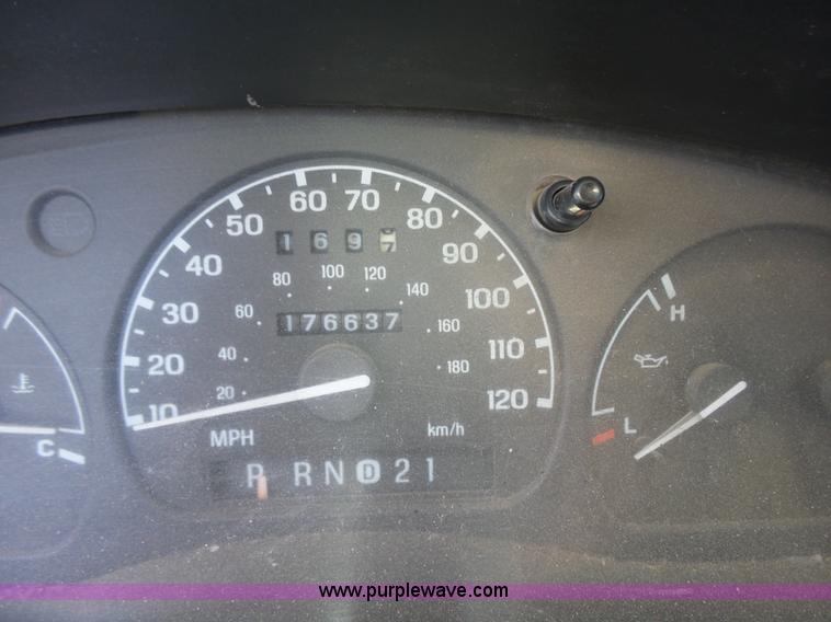 image for item L7345 1998 Ford Ranger pickup truck