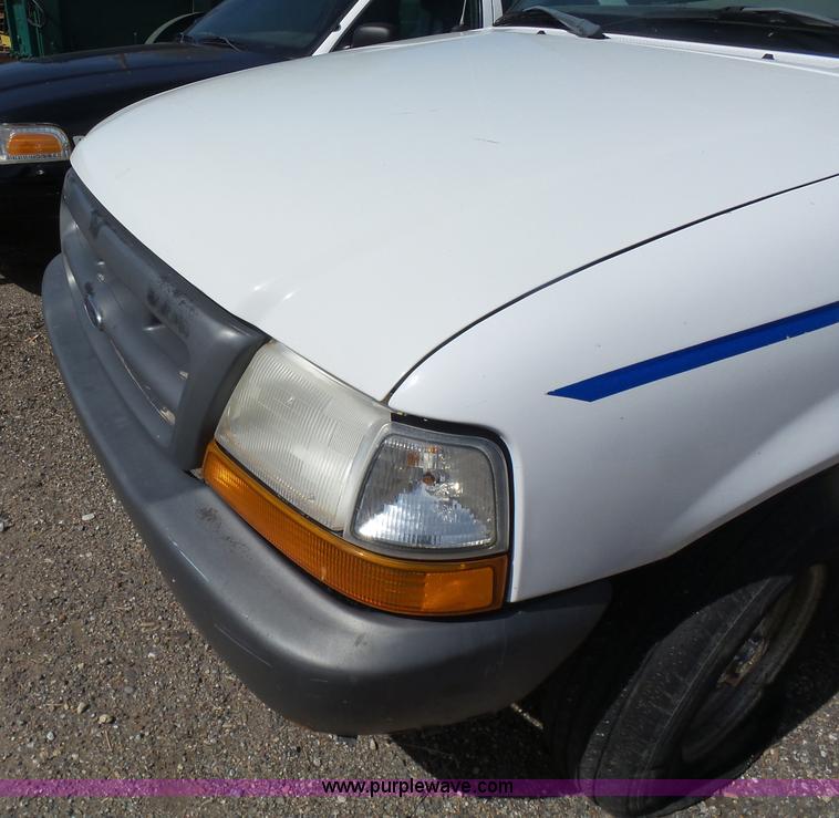 image for item L7345 1998 Ford Ranger pickup truck