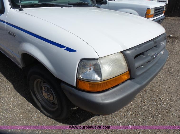 image for item L7345 1998 Ford Ranger pickup truck