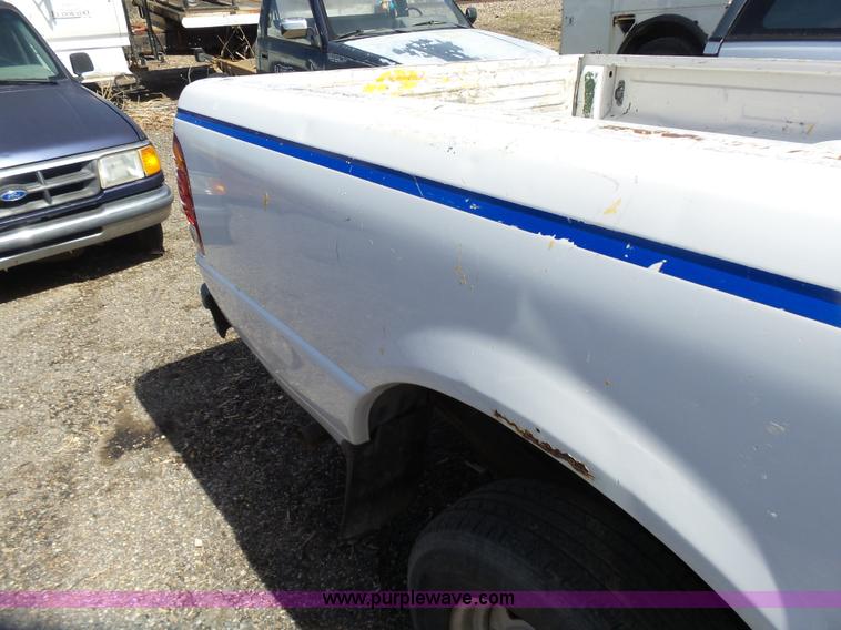 image for item L7345 1998 Ford Ranger pickup truck
