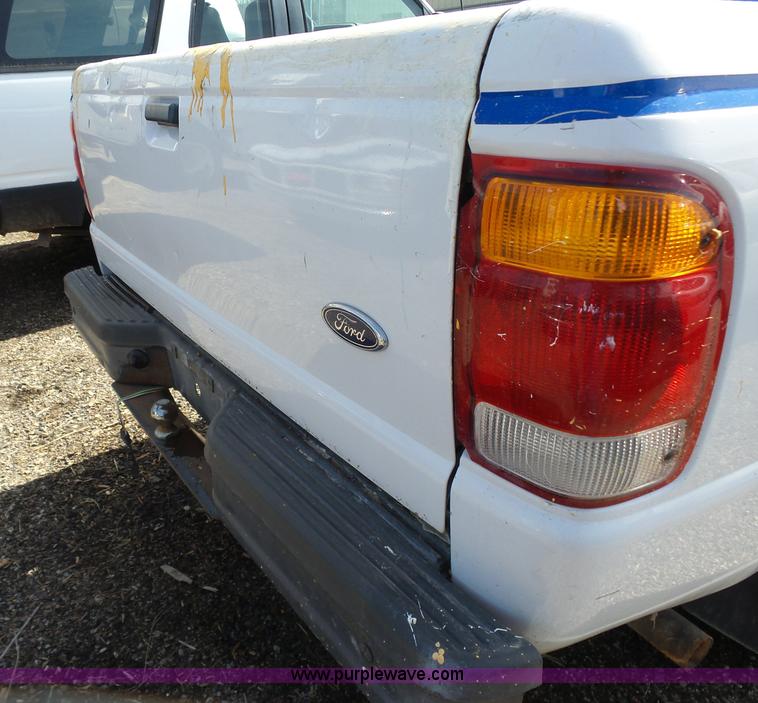 image for item L7345 1998 Ford Ranger pickup truck