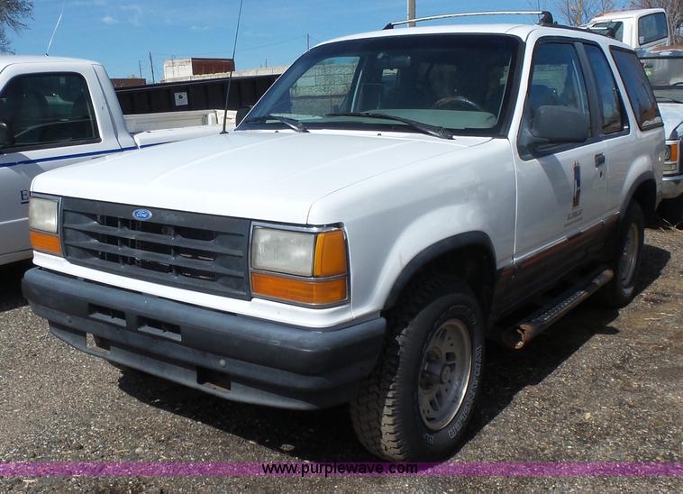 image for item L7346 1994 Ford Explorer Sport SUV
