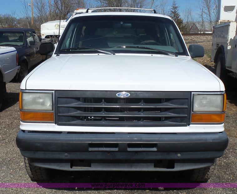 image for item L7346 1994 Ford Explorer Sport SUV