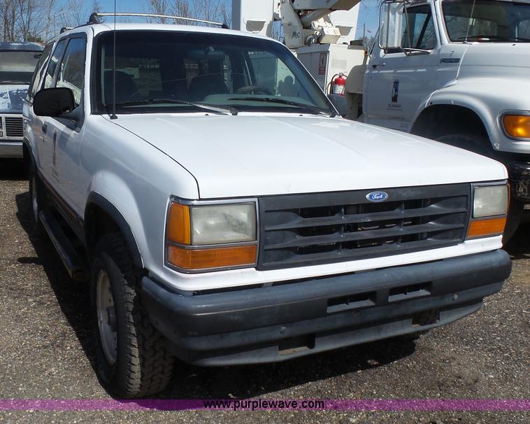 image for item L7346 1994 Ford Explorer Sport SUV