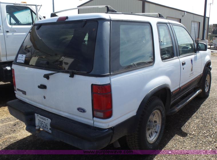 image for item L7346 1994 Ford Explorer Sport SUV