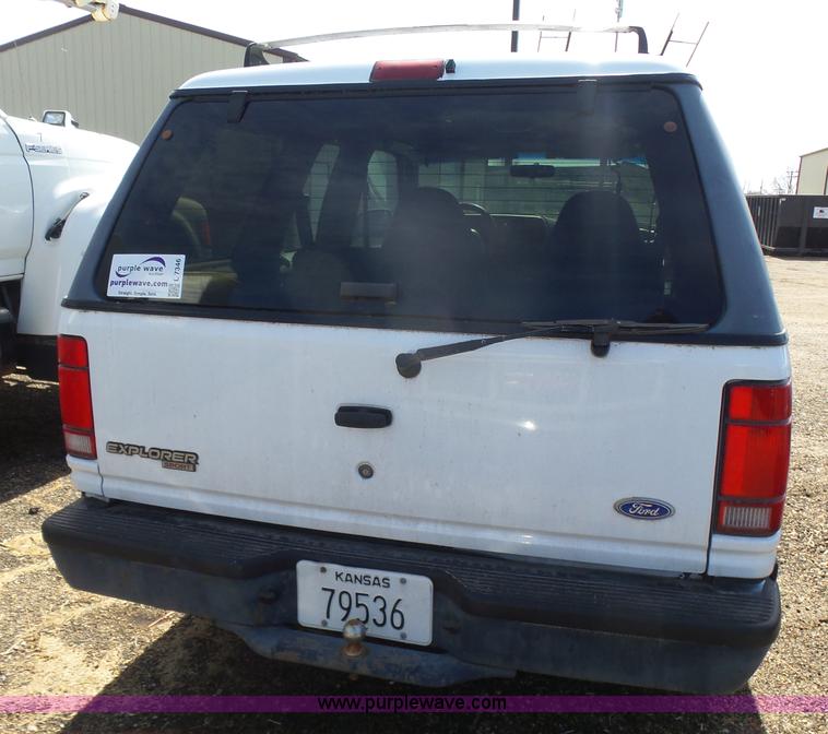 image for item L7346 1994 Ford Explorer Sport SUV