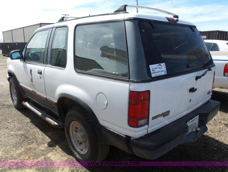 image for item L7346 1994 Ford Explorer Sport SUV