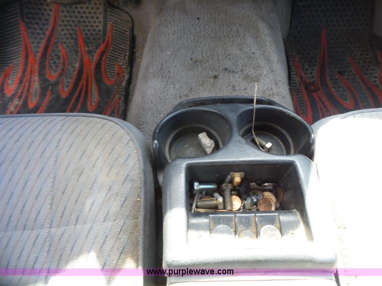 image for item L7346 1994 Ford Explorer Sport SUV