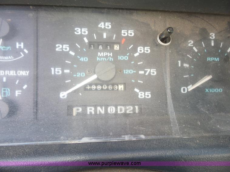 image for item L7346 1994 Ford Explorer Sport SUV