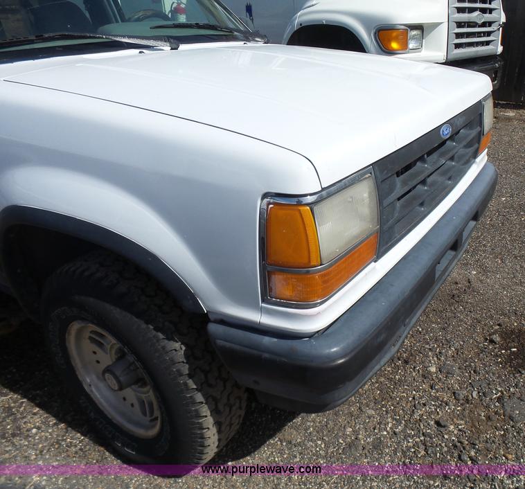 image for item L7346 1994 Ford Explorer Sport SUV