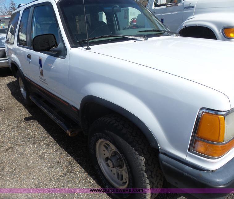 image for item L7346 1994 Ford Explorer Sport SUV