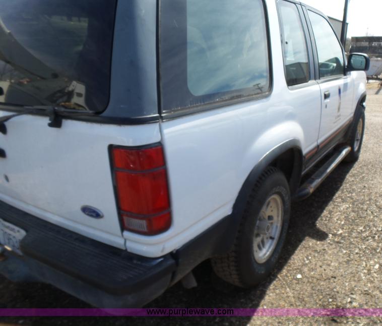 image for item L7346 1994 Ford Explorer Sport SUV