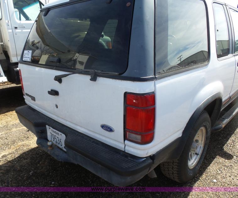 image for item L7346 1994 Ford Explorer Sport SUV