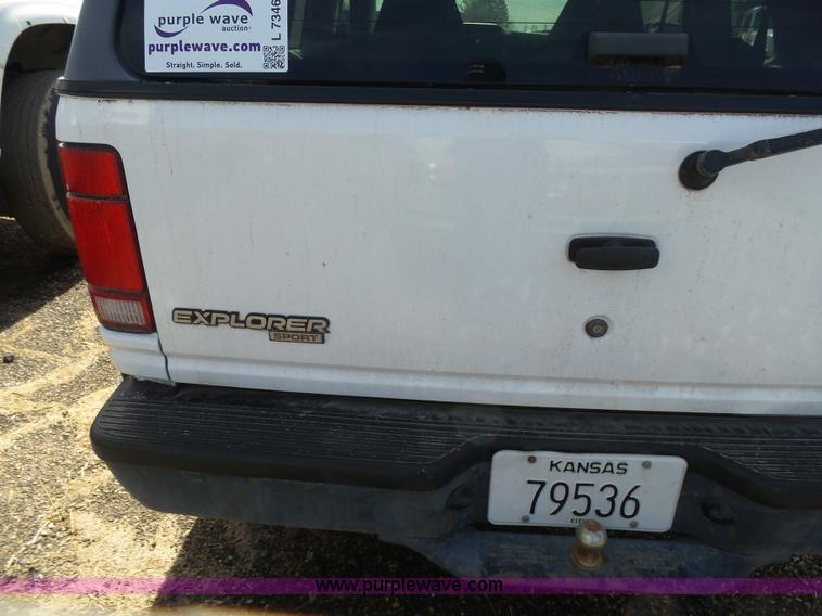 image for item L7346 1994 Ford Explorer Sport SUV