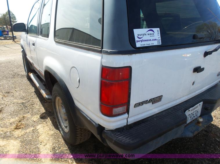 image for item L7346 1994 Ford Explorer Sport SUV