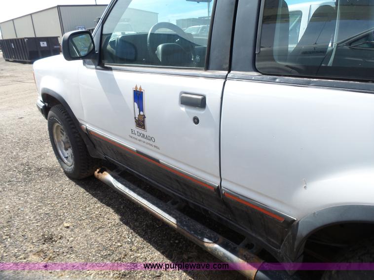 image for item L7346 1994 Ford Explorer Sport SUV