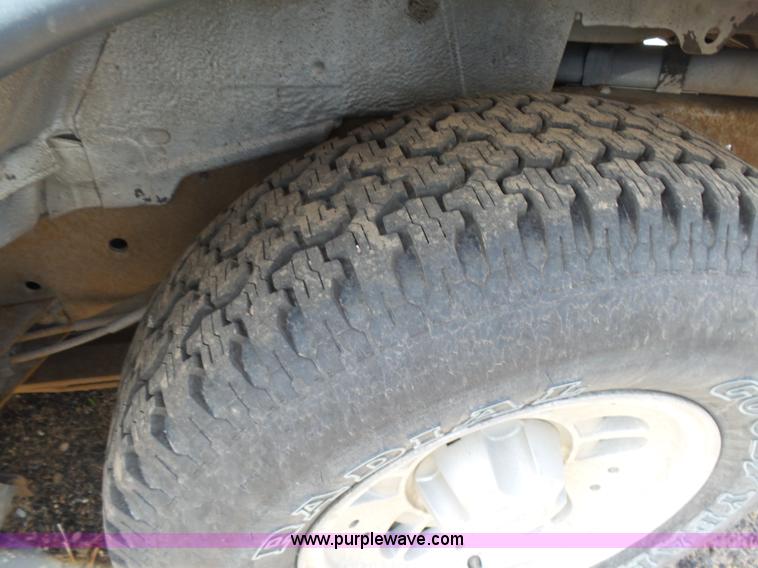 image for item L7346 1994 Ford Explorer Sport SUV